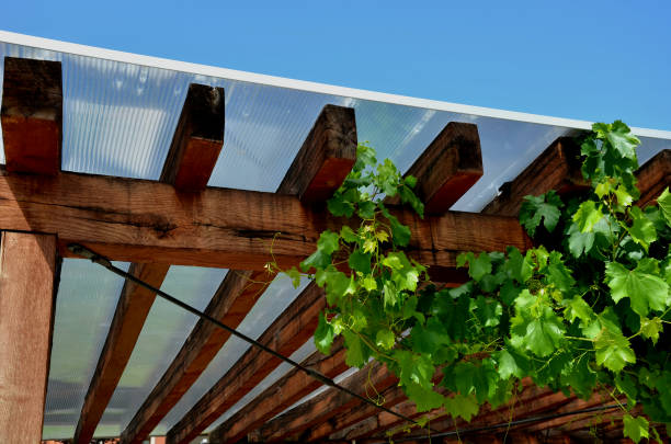 Walled pergola